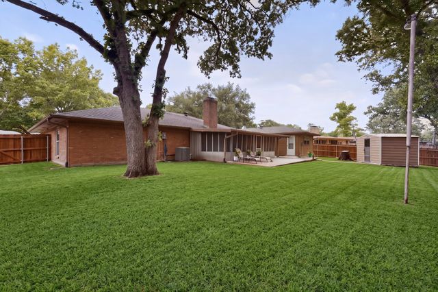 1413 Bowie, Corsicana, TX 75110