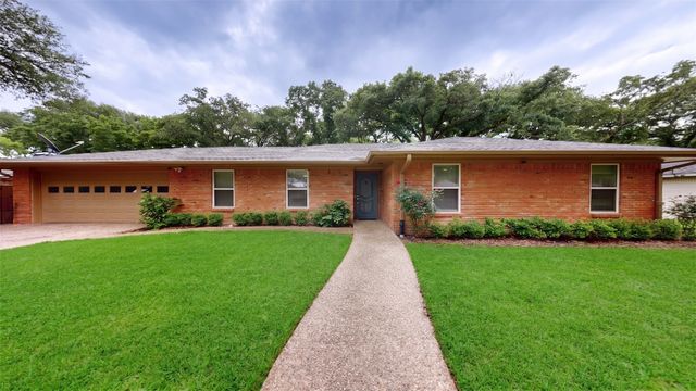 1413 Bowie, Corsicana, TX 75110