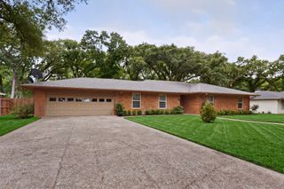 1413 Bowie, Corsicana, TX 75110