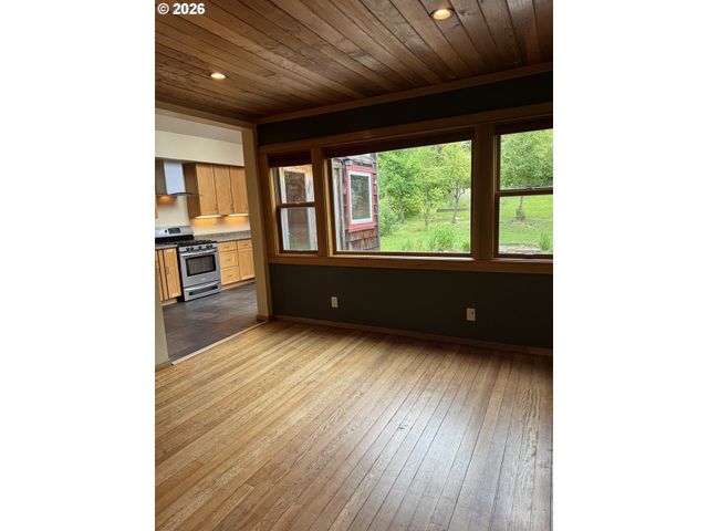 2359 COLUMBIA St, Eugene, OR 97403