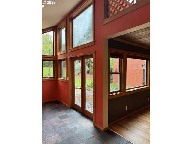 2359 COLUMBIA St, Eugene, OR 97403