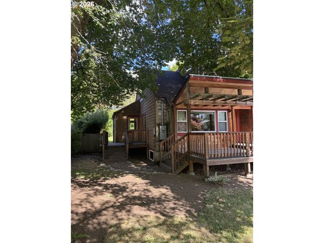 2359 COLUMBIA St, Eugene, OR 97403