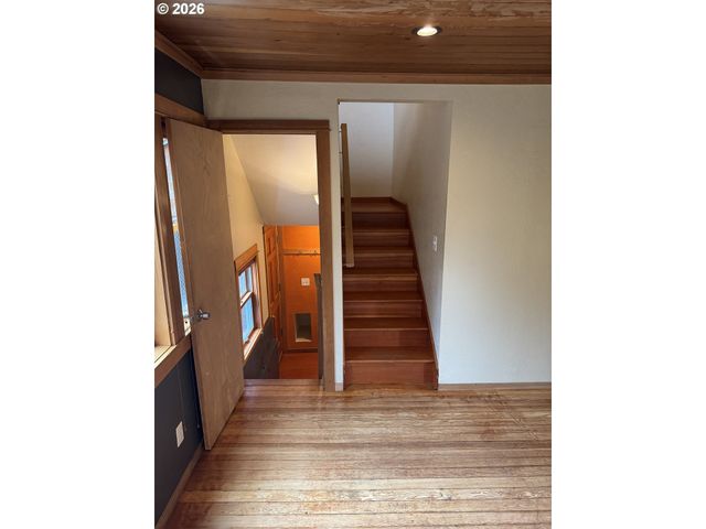2359 COLUMBIA St, Eugene, OR 97403