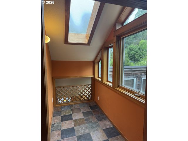 2359 COLUMBIA St, Eugene, OR 97403