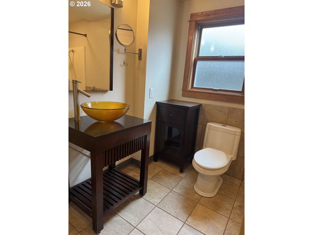 2359 COLUMBIA St, Eugene, OR 97403
