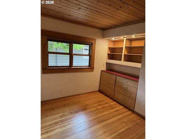 2359 COLUMBIA St, Eugene, OR 97403