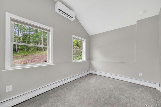 12 Ronnie Lane, Poughkeepsie, NY 12601