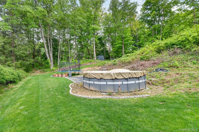 12 Ronnie Lane, Poughkeepsie, NY 12601