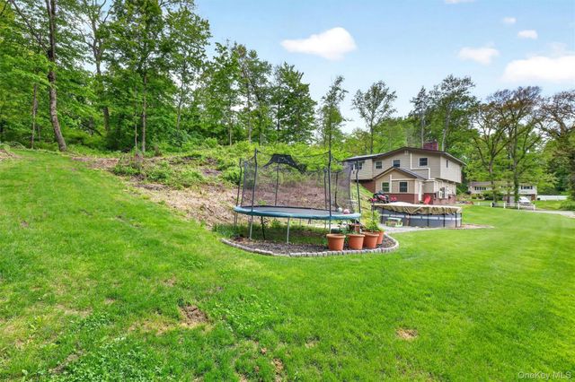 12 Ronnie Lane, Poughkeepsie, NY 12601