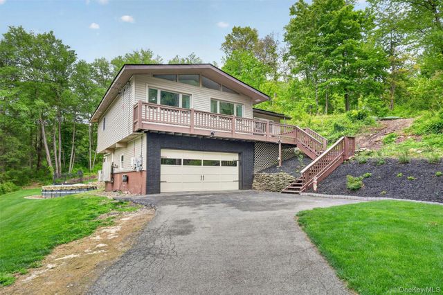 12 Ronnie Lane, Poughkeepsie, NY 12601