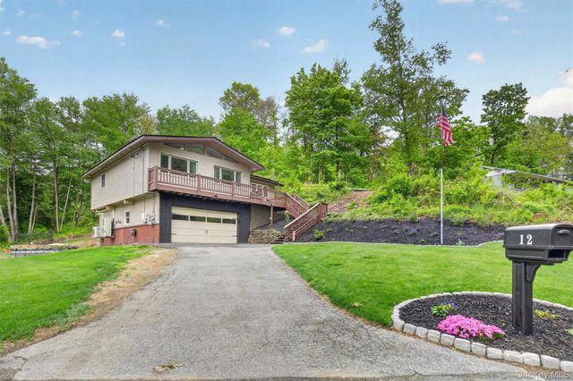 12 Ronnie Lane, Poughkeepsie, NY 12601