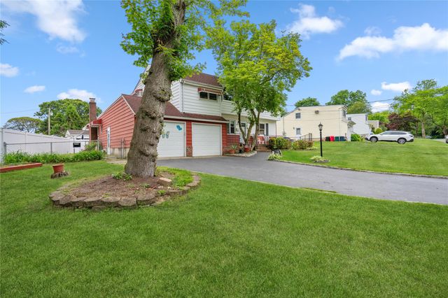 37 Quebec Drive, Huntington Station, NY 11746