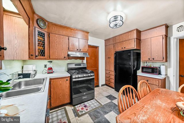 253 N GUERNSEY RD, West Grove, PA 19390