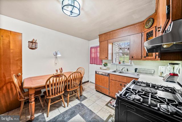 253 N GUERNSEY RD, West Grove, PA 19390