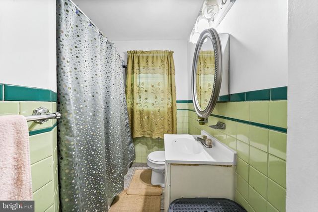 253 N GUERNSEY RD, West Grove, PA 19390