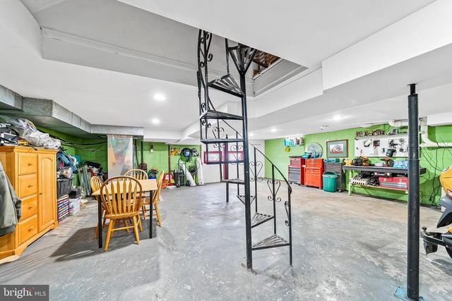 253 N GUERNSEY RD, West Grove, PA 19390