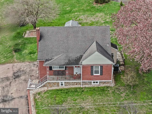 253 N GUERNSEY RD, West Grove, PA 19390