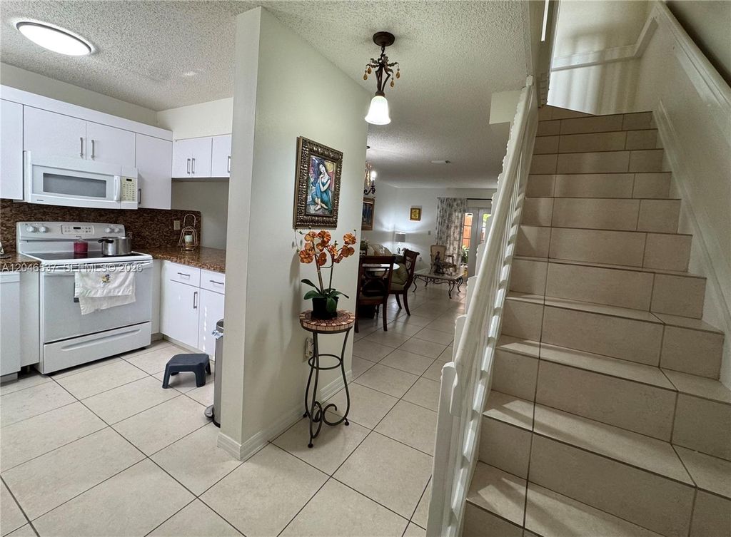 2365 W 74th Street, Hialeah, FL 33016