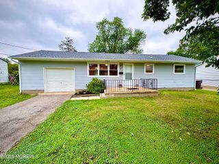27 Anchorage Boulevard, Bayville, NJ 08721