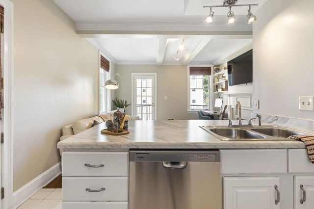 2840 Peachtree Road NW 406, Atlanta, GA 30305