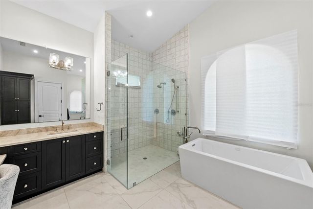 18907 LAKES EDGE WAY, Odessa, FL 33556