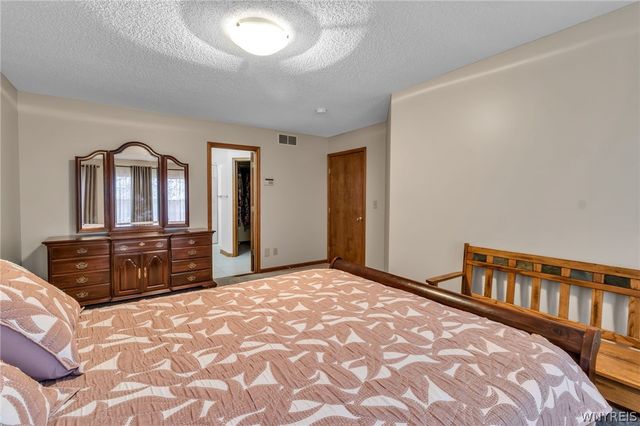3657 Culpepper Drive, Wheatfield, NY 14120