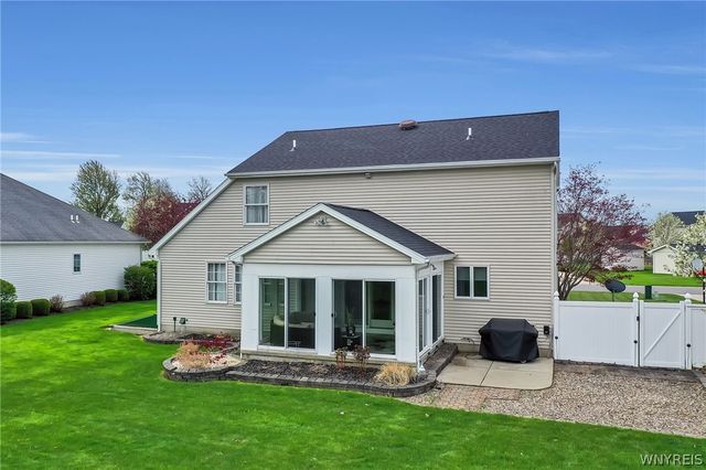 3657 Culpepper Drive, Wheatfield, NY 14120
