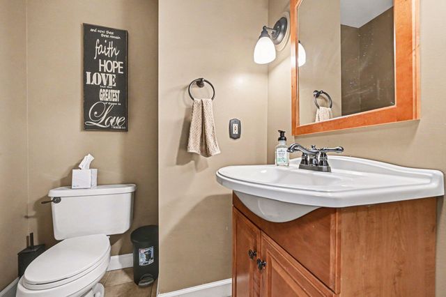 22300 Wynsmythe Drive, Mattawan, MI 49071