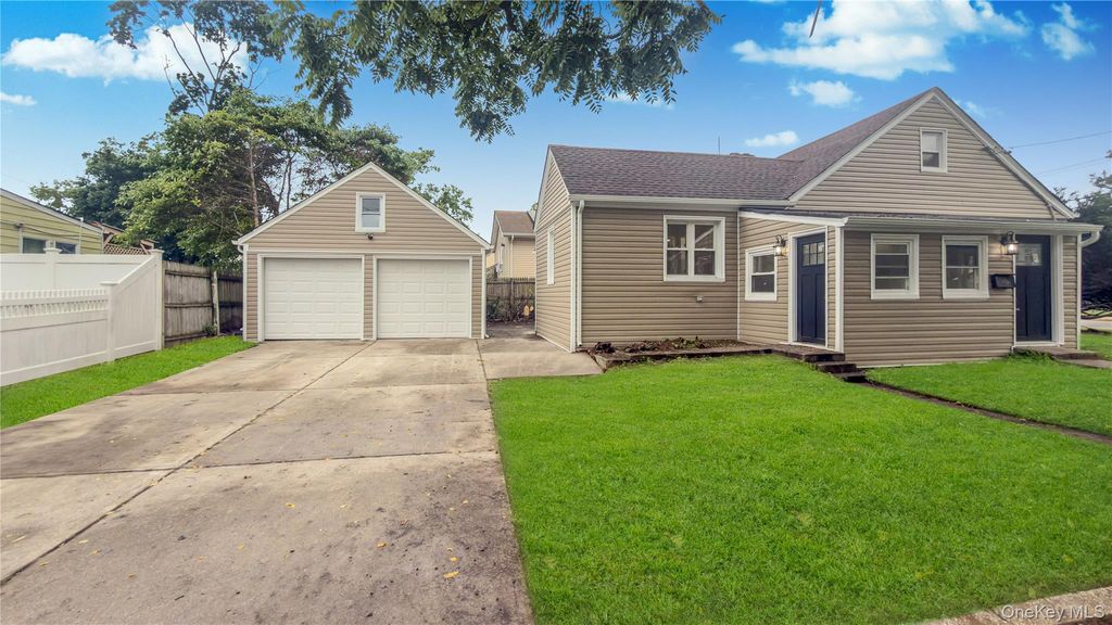 1180 Woodfield Road, Rockville Centre, NY 11570 — photo 2
