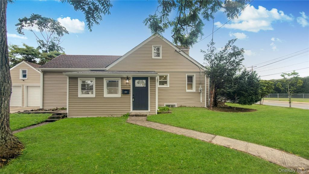 1180 Woodfield Road, Rockville Centre, NY 11570 — photo 4