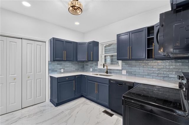 3328 Prospect Avenue, Kansas City, MO 64128