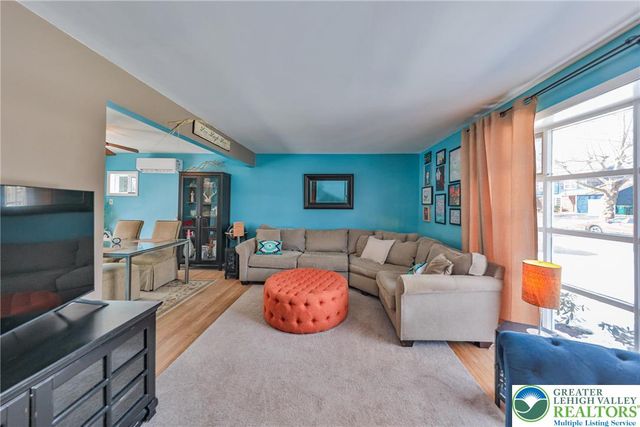 152 Jonathan Drive, Palmer Twp, PA 18045