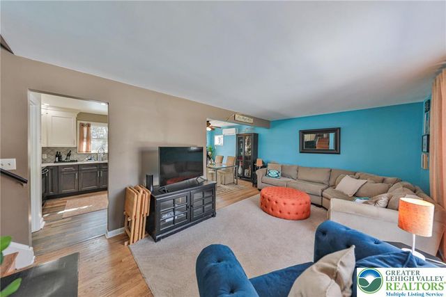 152 Jonathan Drive, Palmer Twp, PA 18045