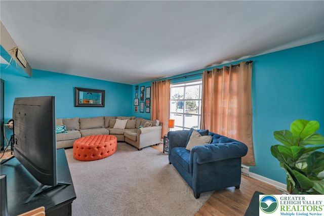 152 Jonathan Drive, Palmer Twp, PA 18045