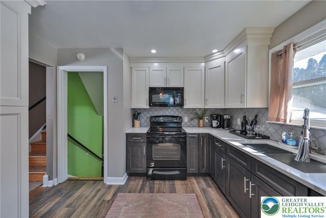 152 Jonathan Drive, Palmer Twp, PA 18045