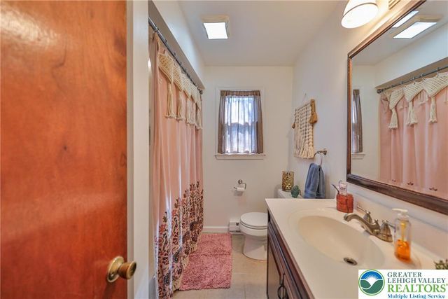 152 Jonathan Drive, Palmer Twp, PA 18045