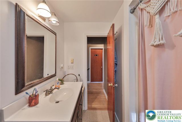 152 Jonathan Drive, Palmer Twp, PA 18045