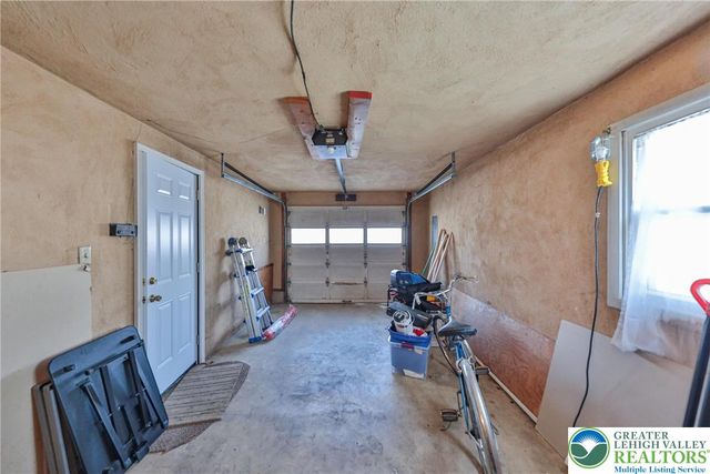 152 Jonathan Drive, Palmer Twp, PA 18045