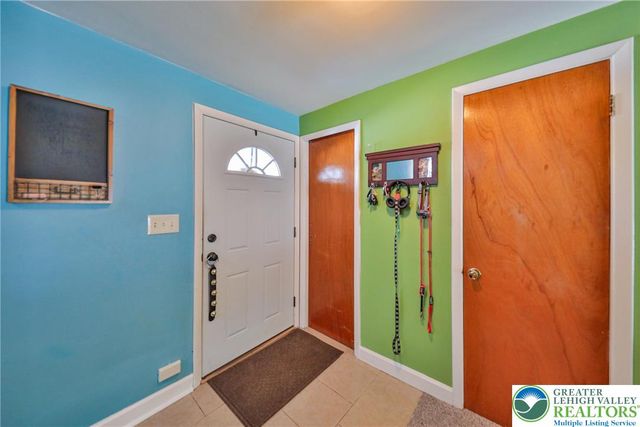 152 Jonathan Drive, Palmer Twp, PA 18045