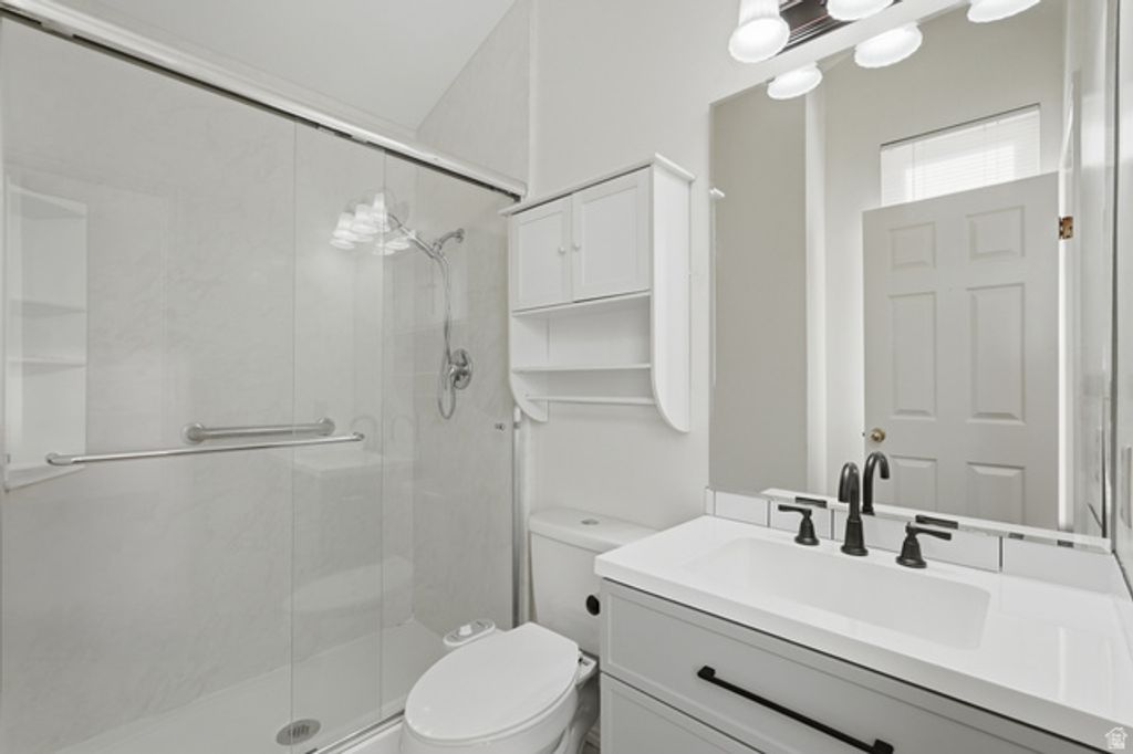 Image 21 of property listing at 2755 N 1700 E, Layton, UT 84040