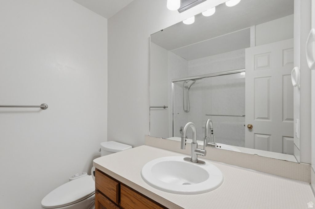 Image 30 of property listing at 2755 N 1700 E, Layton, UT 84040