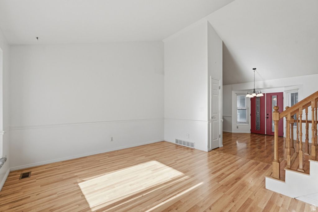 Image 4 of property listing at 2755 N 1700 E, Layton, UT 84040