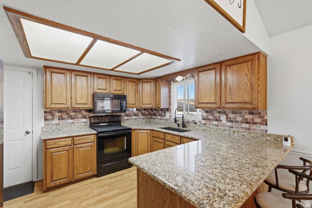 Image 9 of property listing at 2755 N 1700 E, Layton, UT 84040