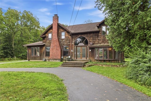 7149 Derby Road, Evans, NY 14047