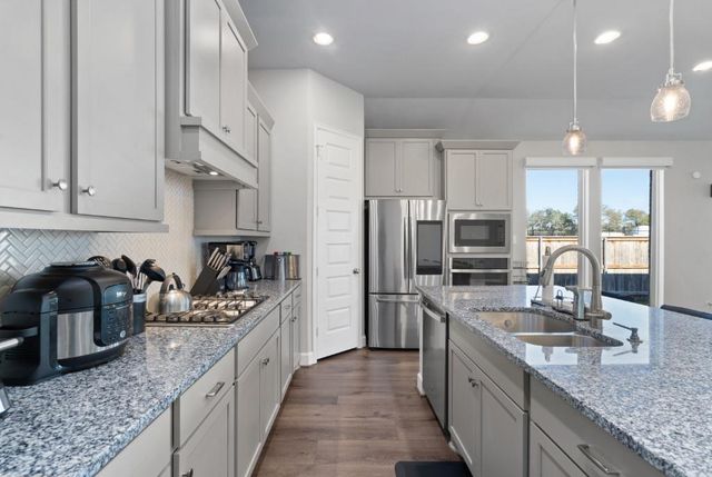 547 Jefferson DR, Kyle, TX 78640