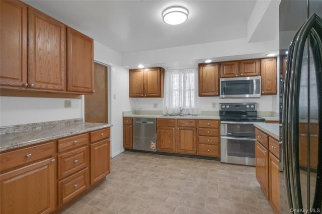 7 Kyle Court, Carmel, NY 10512