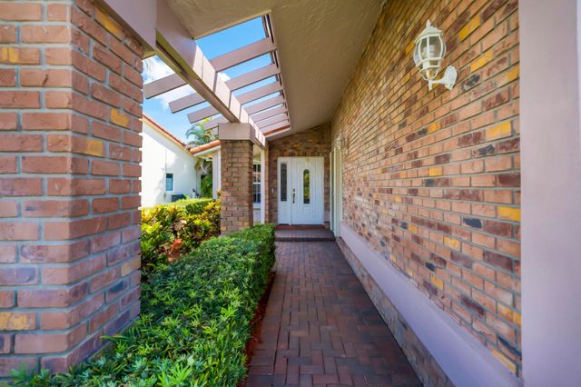 19626 Sea Pines Way, Boca Raton, FL 33498