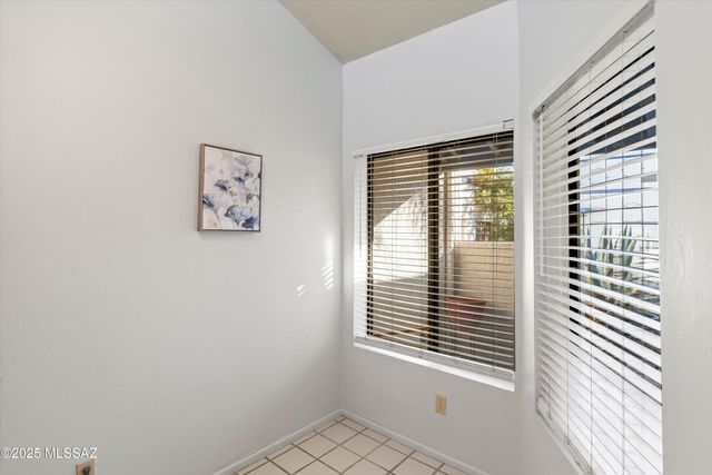 5217 N 1st Avenue, Tucson, AZ 85718