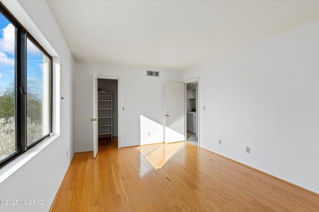 5217 N 1st Avenue, Tucson, AZ 85718