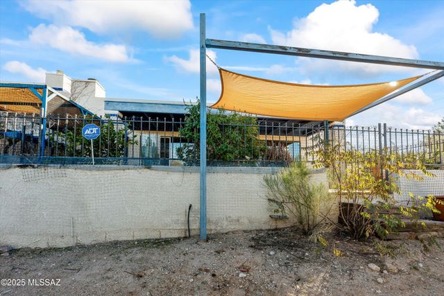 5217 N 1st Avenue, Tucson, AZ 85718